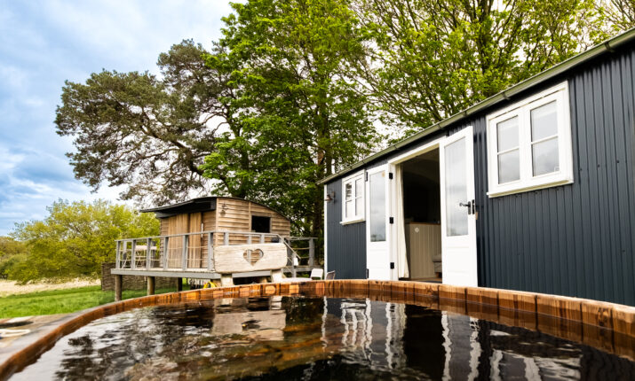 Cowslip shepherds hut